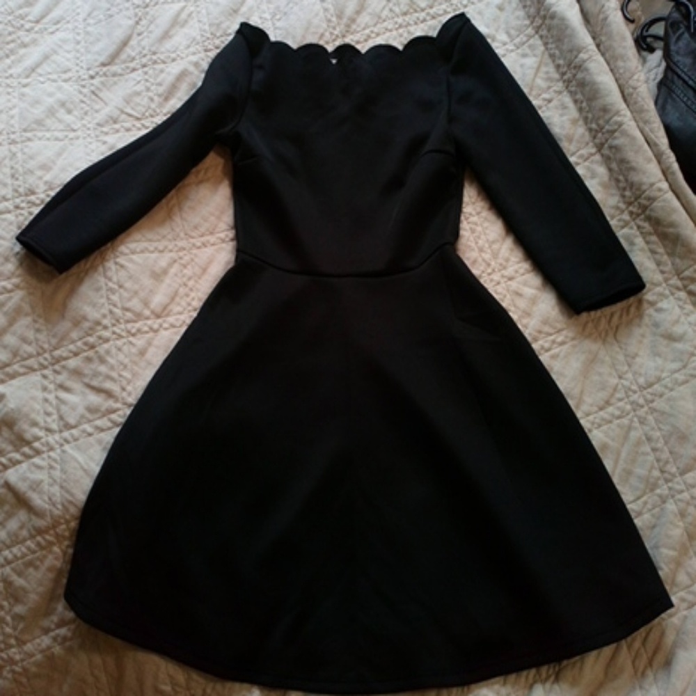 Scalloped quarter sleeve skater dress